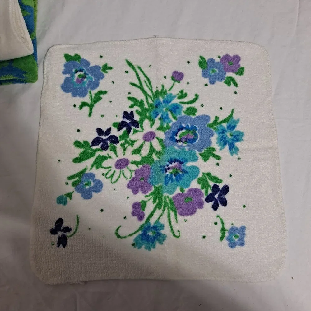 Vintage Martex Bath Hand Towel Washcloth Set Floral Purple Retro Soft 60s 70s US